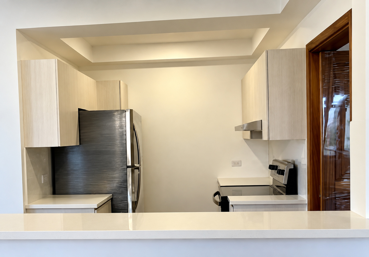 Cocina nueva con top de cuarzo en Villa Real